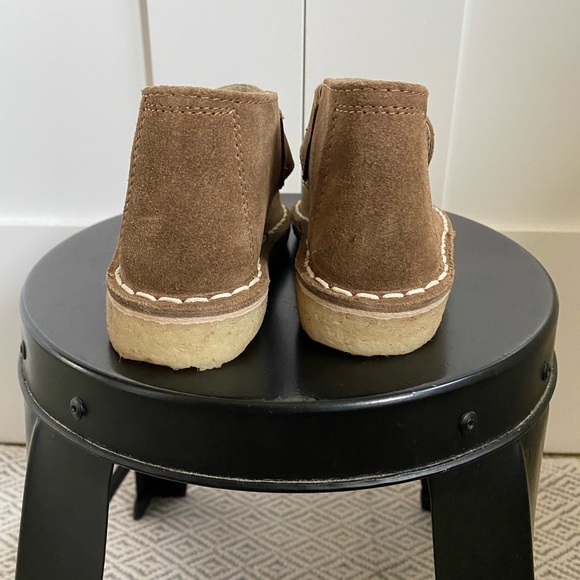 8T Tan Desert Chukka Style Suede Boots - Picture 3 of 5